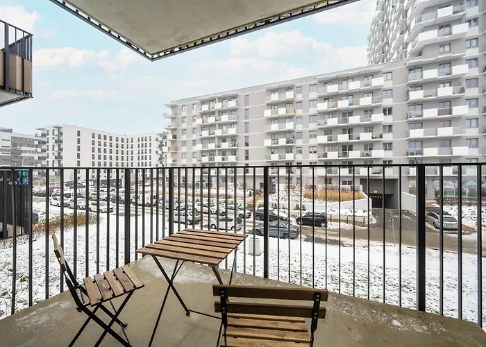Black And White Apartment Close To The River In Wroclaw By Noclegi Renters