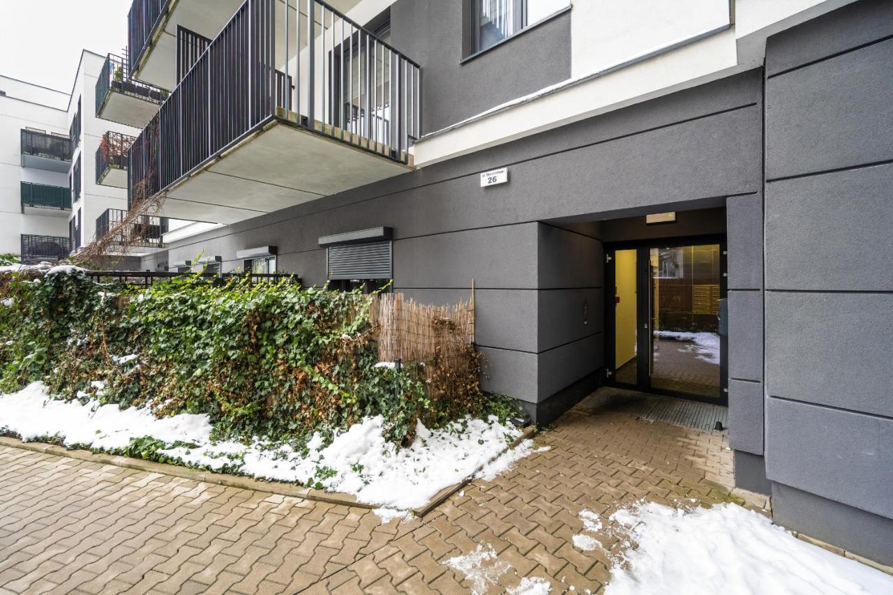 Black And White Close To The River In By Renters Appartamento Breslavia
