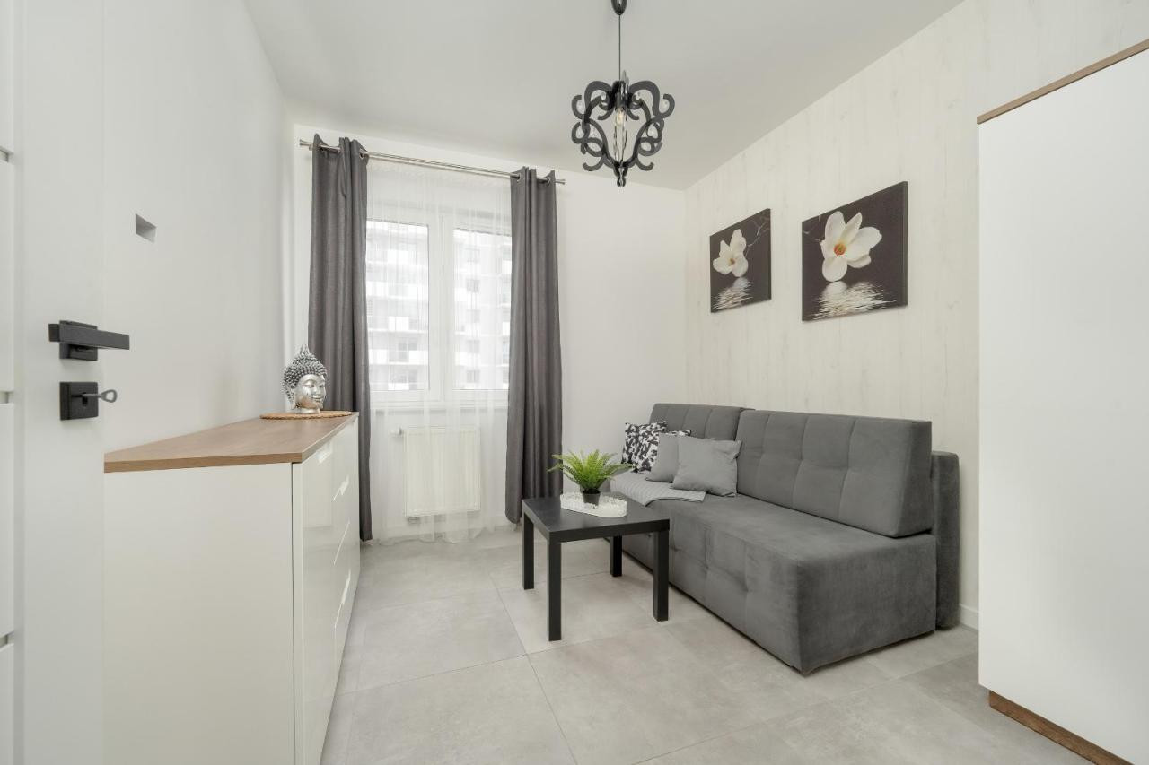 Black And White Close To The River In By Renters Apartment *