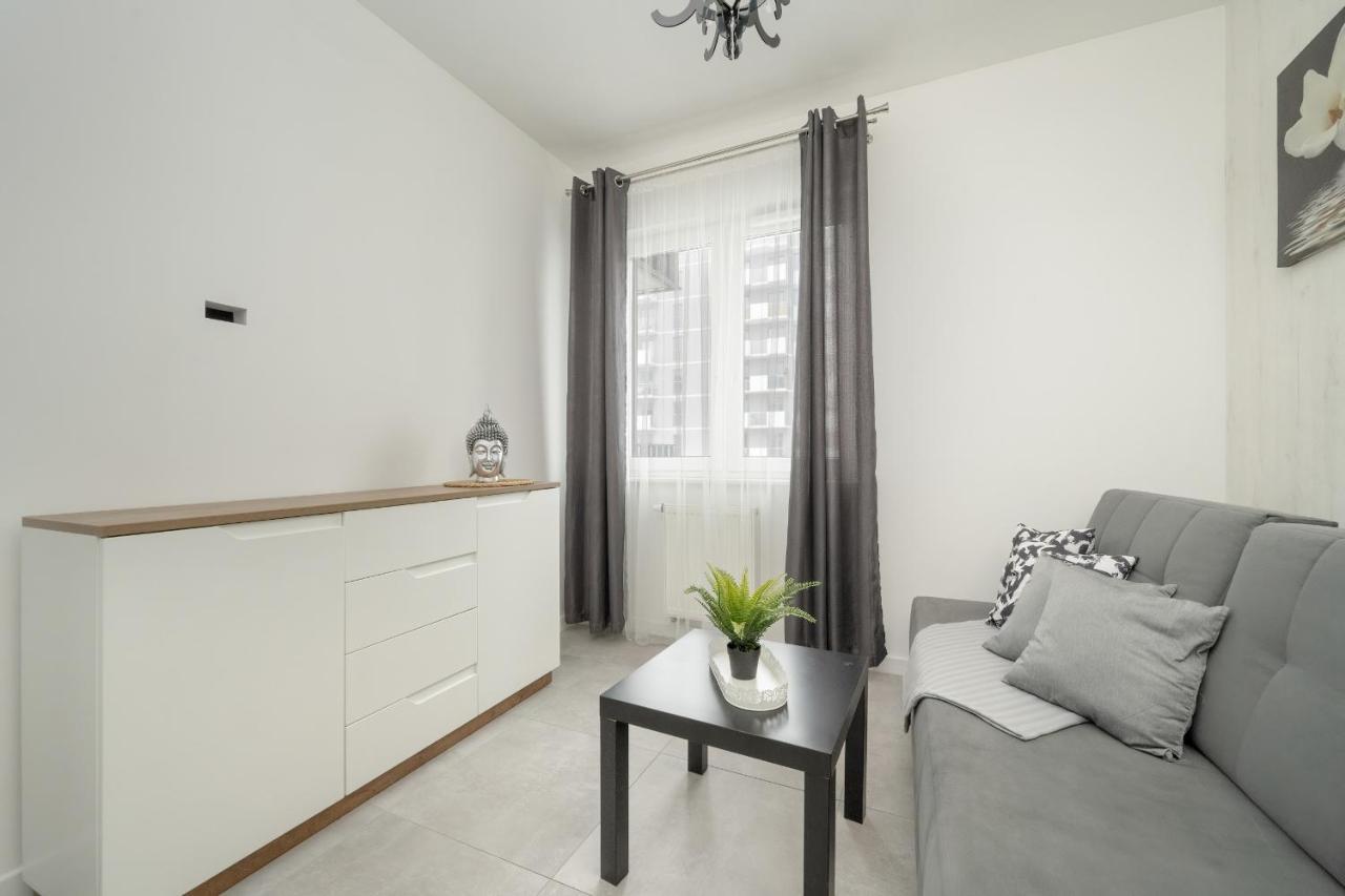 Apartment Black And White Close To The River In By Renters